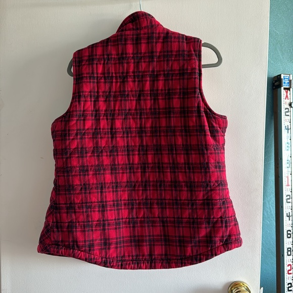 Duluth Trading Company red plaid fleece lined vest. Size Medium - Picture 4 of 5